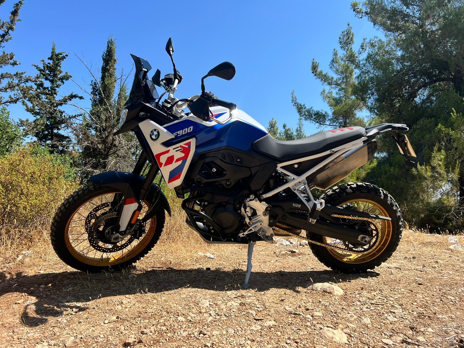 ביקורת אופנוע BMW F 900 GS